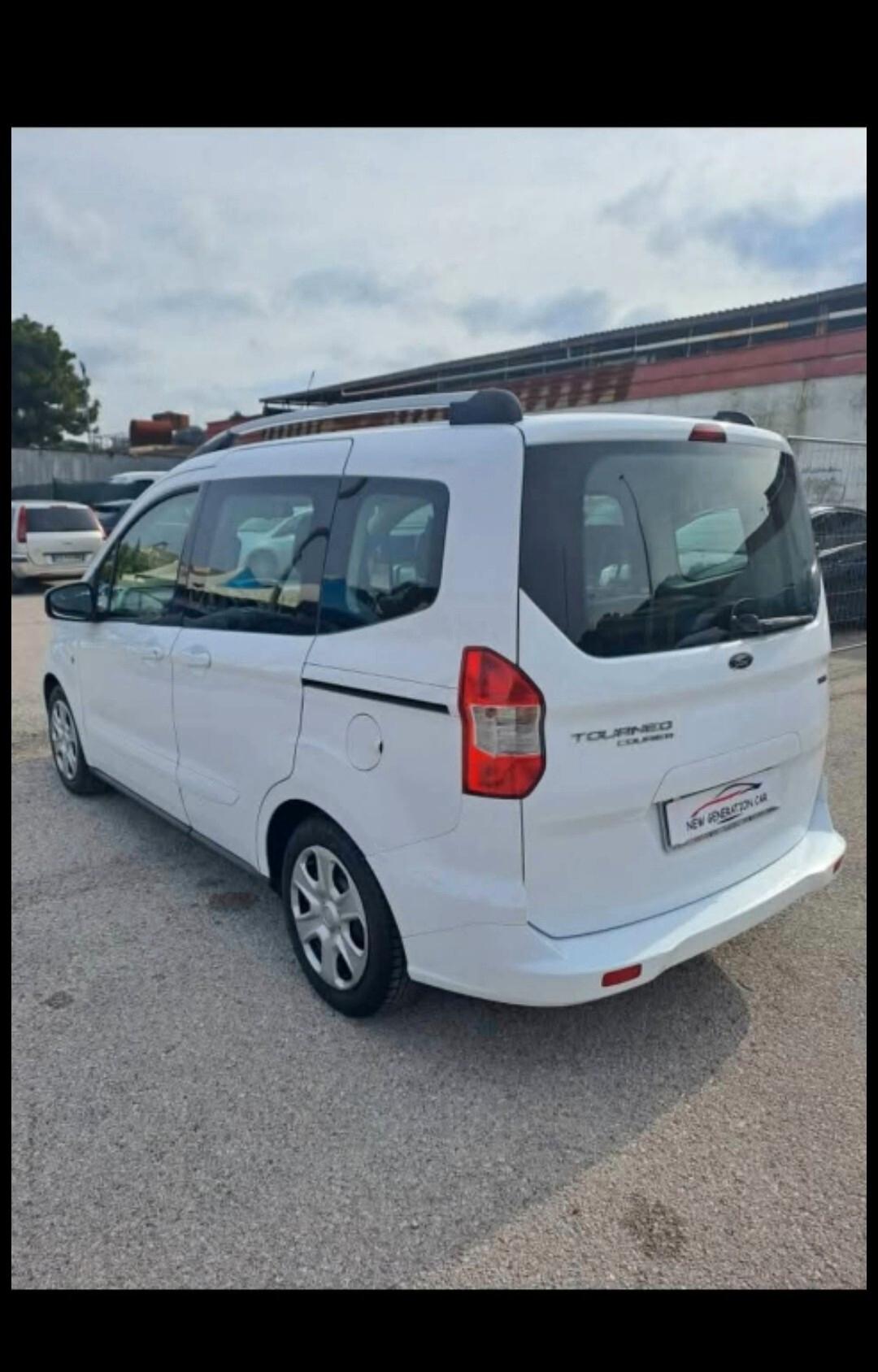 Ford Tourneo Courier 1.0 EcoBoost 100 CV Titanium