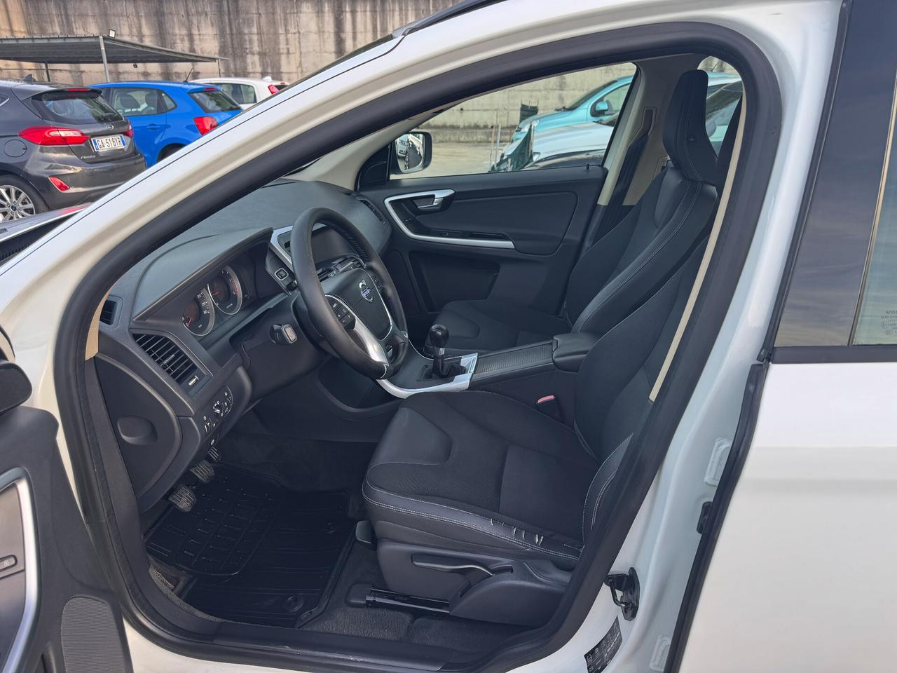 Volvo XC 60 XC60 DRIVe / AUTOCARRO N1