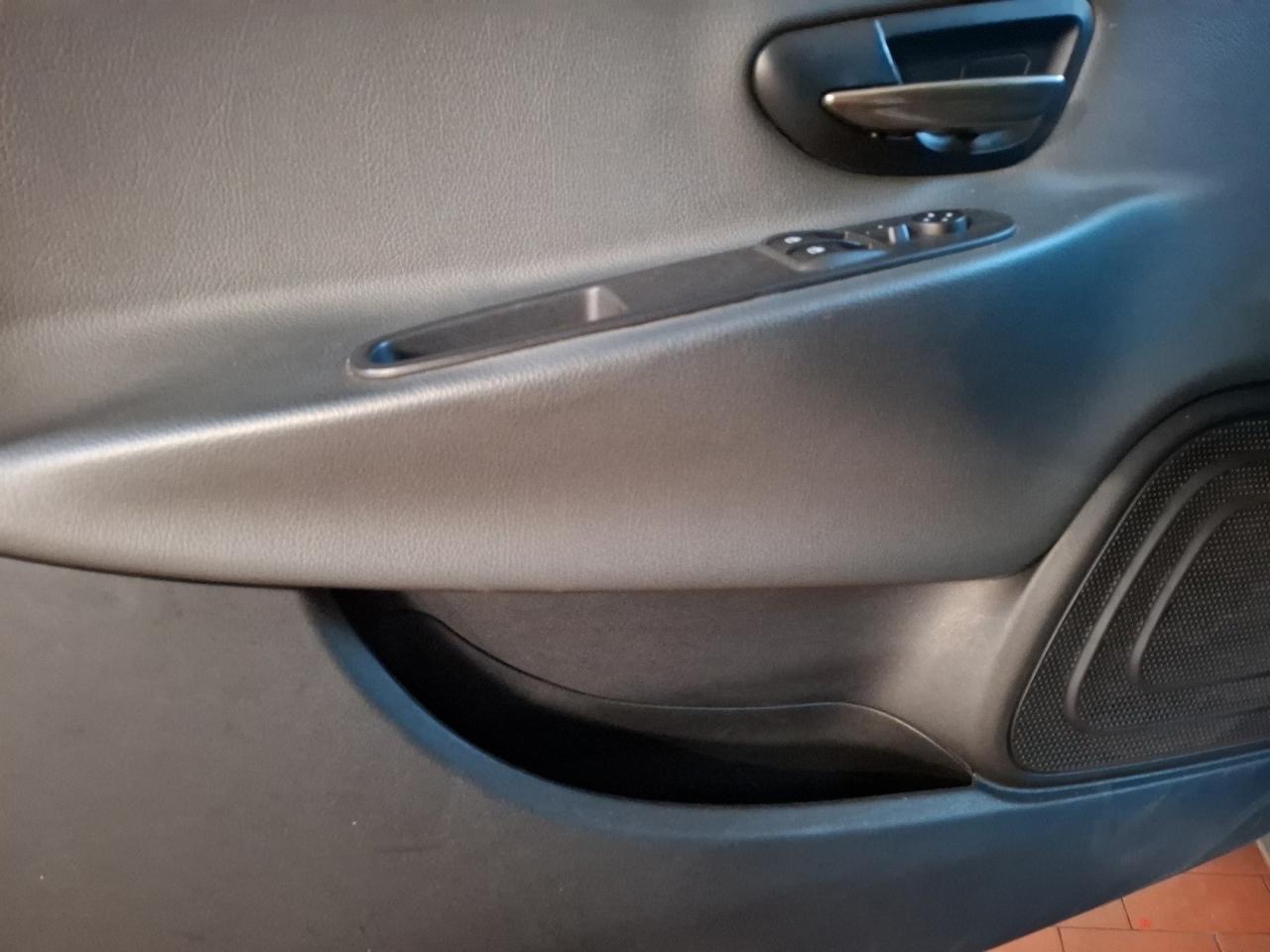 Lancia Ypsilon 0.9 TwinAir 85 CV 5 porte Metano Ecochic Gold