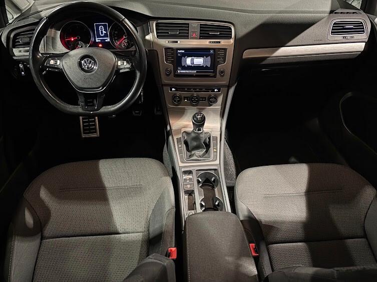 Volkswagen Golf 1.6 TDI 110CV 5P. 60.000KM NEOPATENTATI