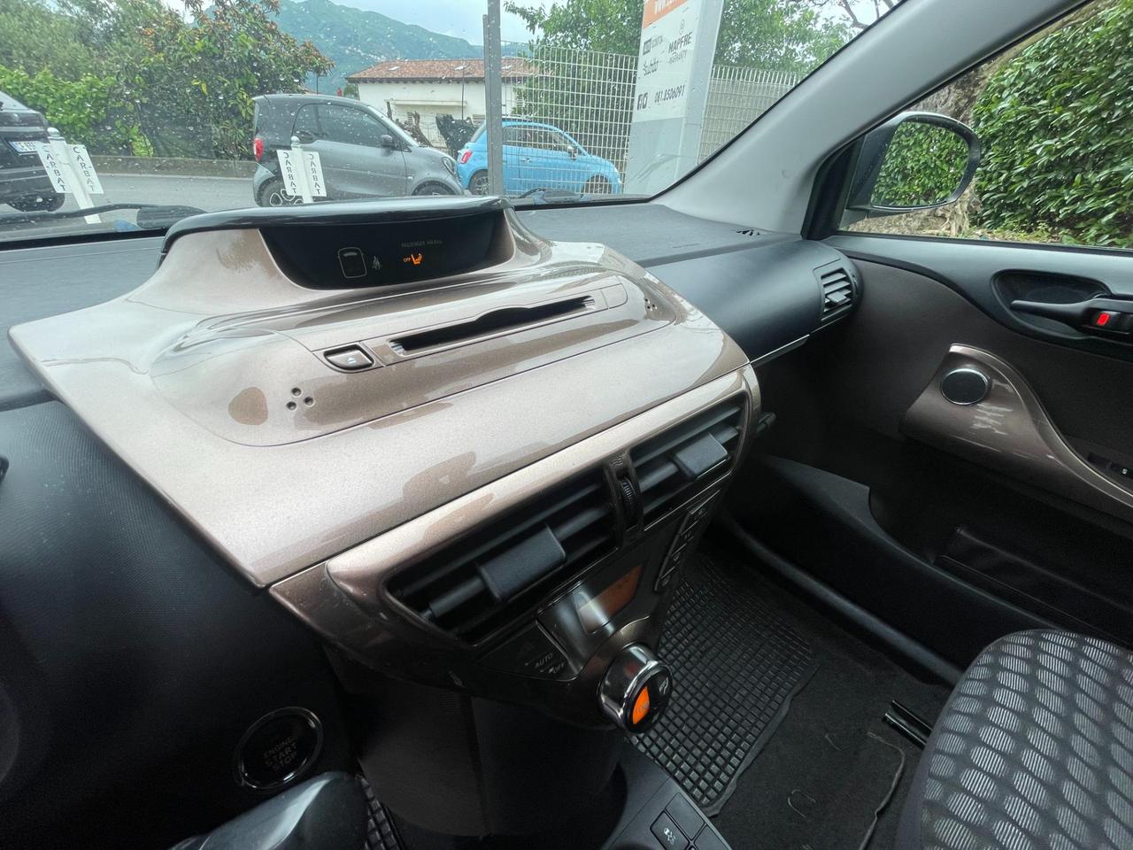Toyota iQ 1.0 Active (sol) cvt E5