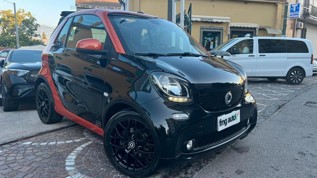 Smart ForTwo 70 1.0 twinamic cabrio Passion Adatta a Neopatentati