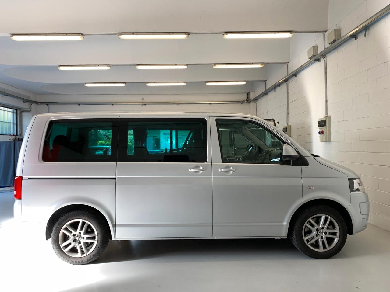 Volkswagen Multivan 2.0 BiTDI 180CV Comfortline