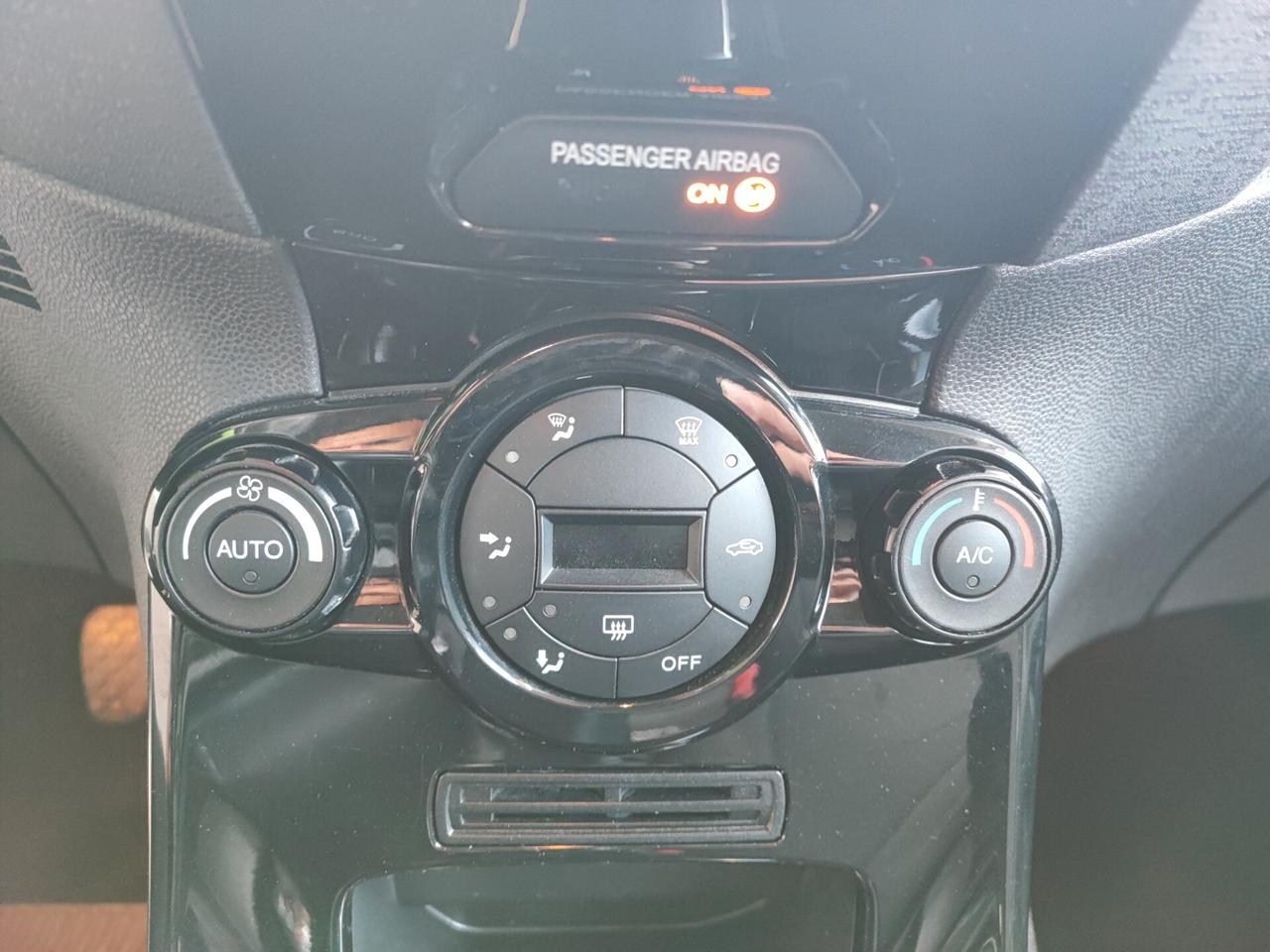 Ford Fiesta 1.4 5p. Bz.- GPL Titanium