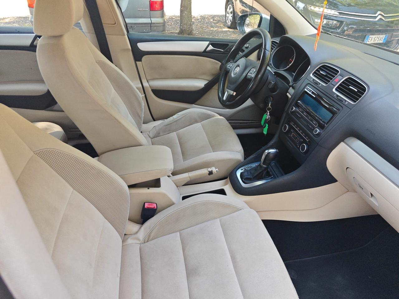 Volkswagen Golf 1.6 TDI DPF DSG 5p. Comfortline
