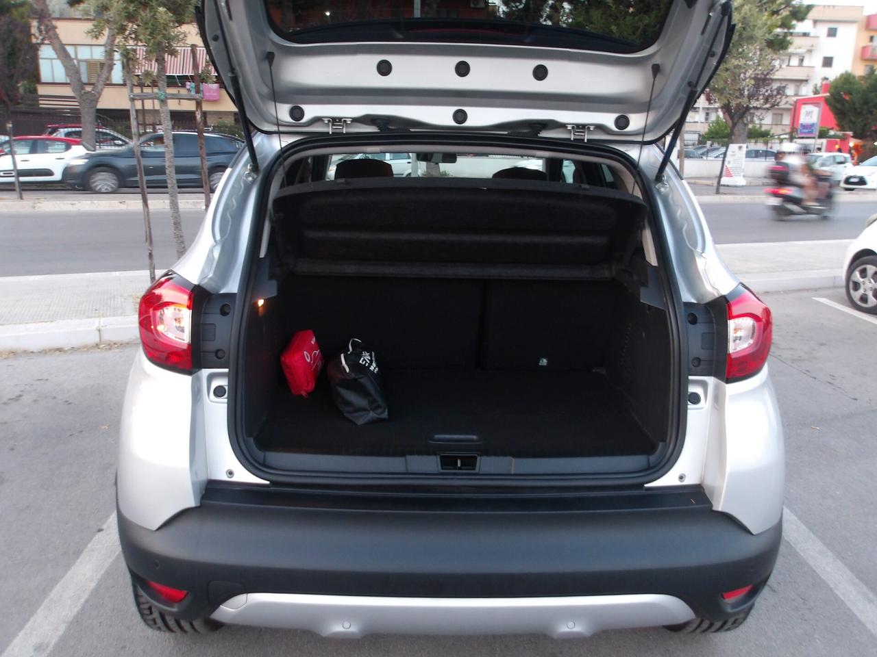 RENAULT CAPTUR 900 BENZ-KM 44.000-GARANZIA FULL