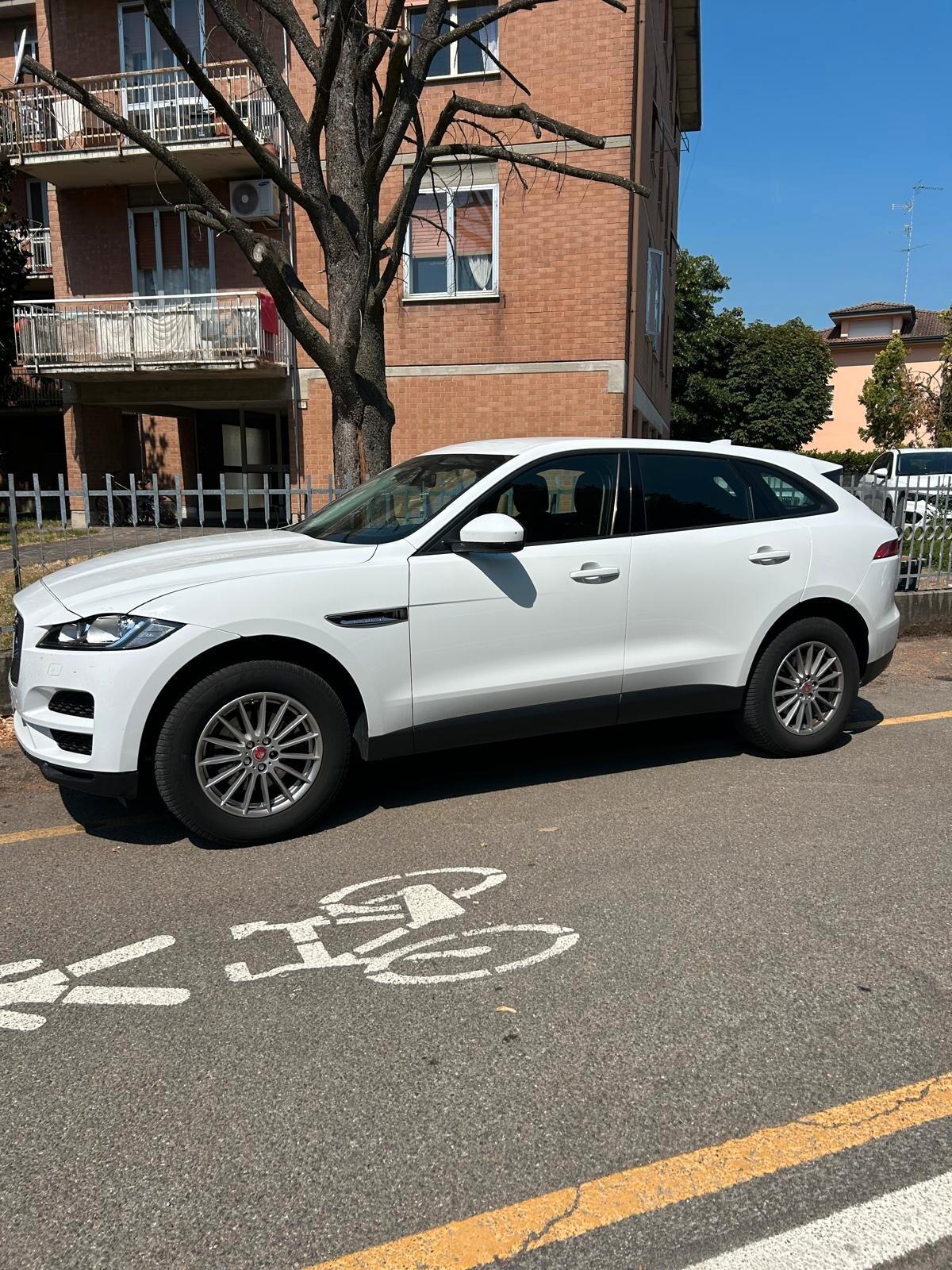 Jaguar F-Pace 2.0 D 180 CV AWD aut. Portfolio