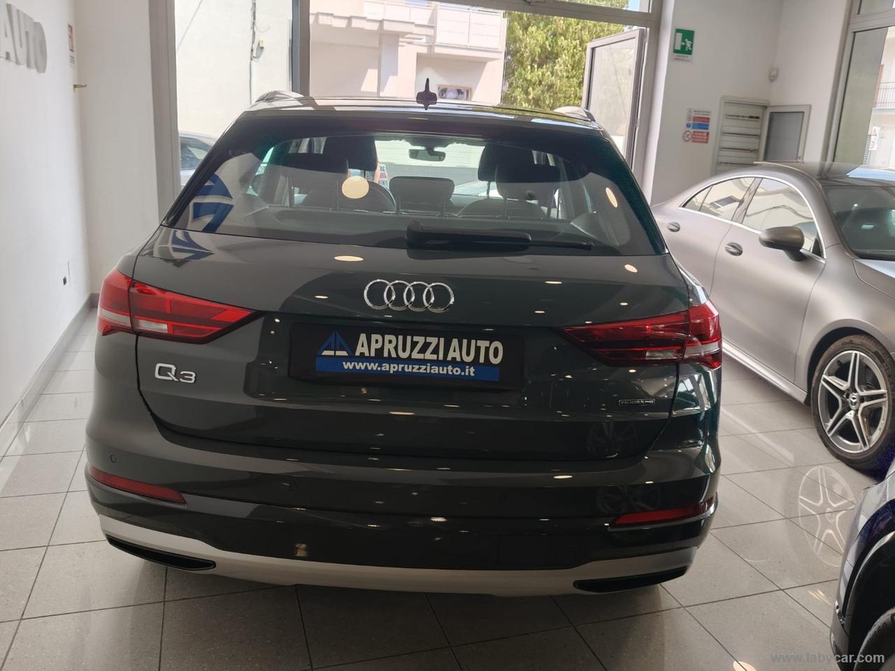 AUDI Q3 40 TDI quattro S tr. Business Adv.