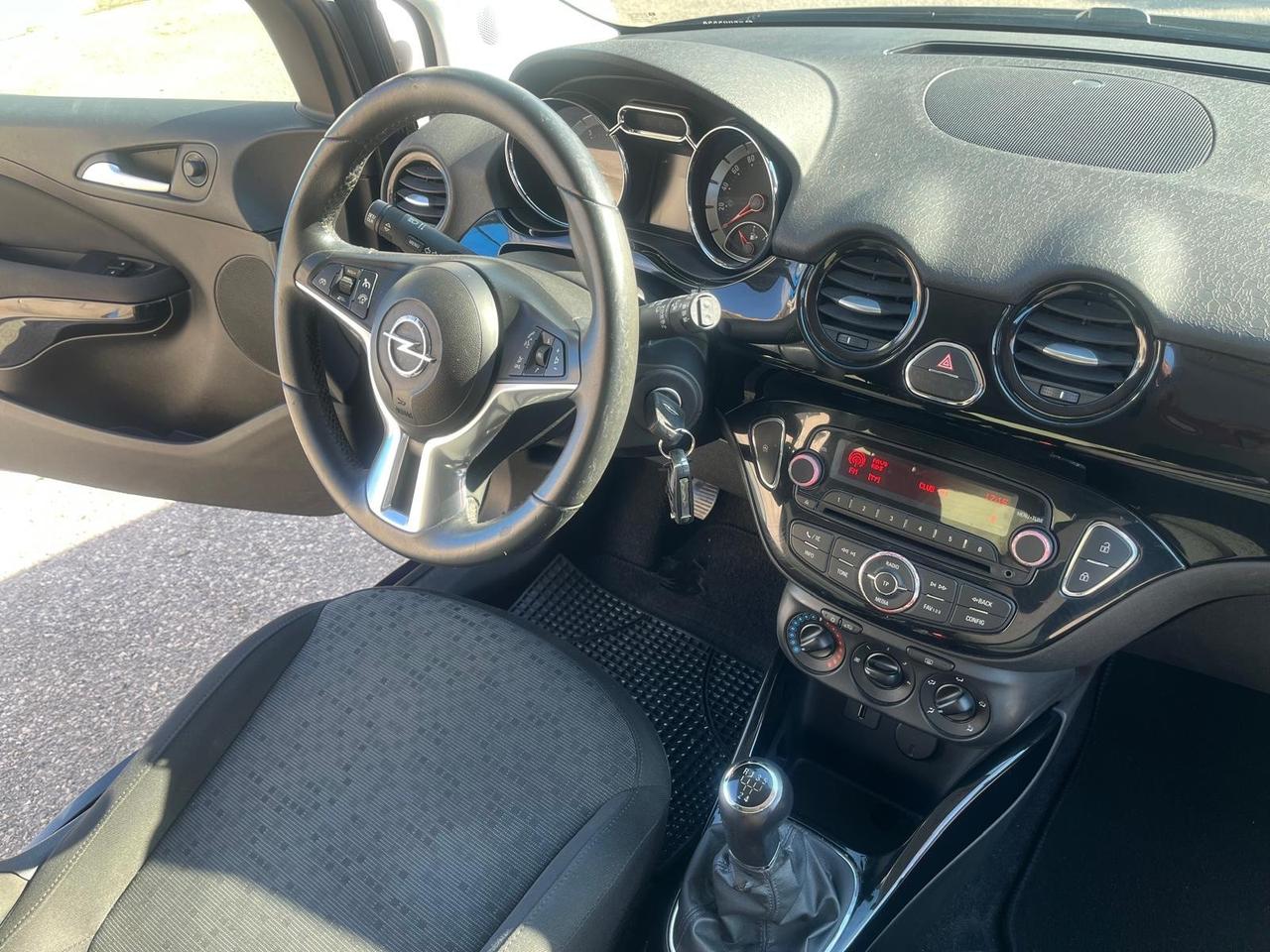 Opel adam 1.2 benz- full- km 77000-2015