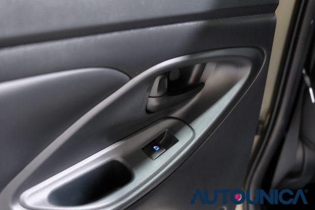 TOYOTA Yaris Cross 1.5 HYBRID E-CVT AWD-I 4x4 LOUNGE TETTO PANORAMA