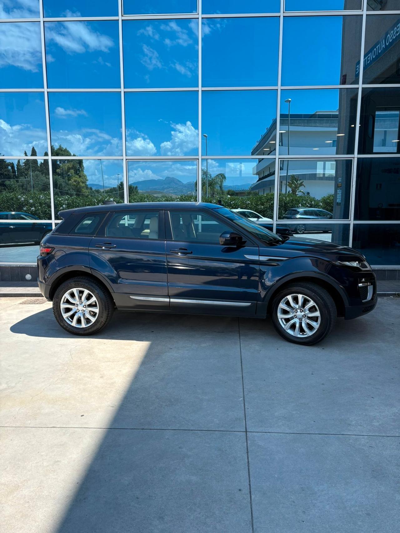 Land Rover Range Evoque 2.0 TD4 150 CV 5p. SE sport utility