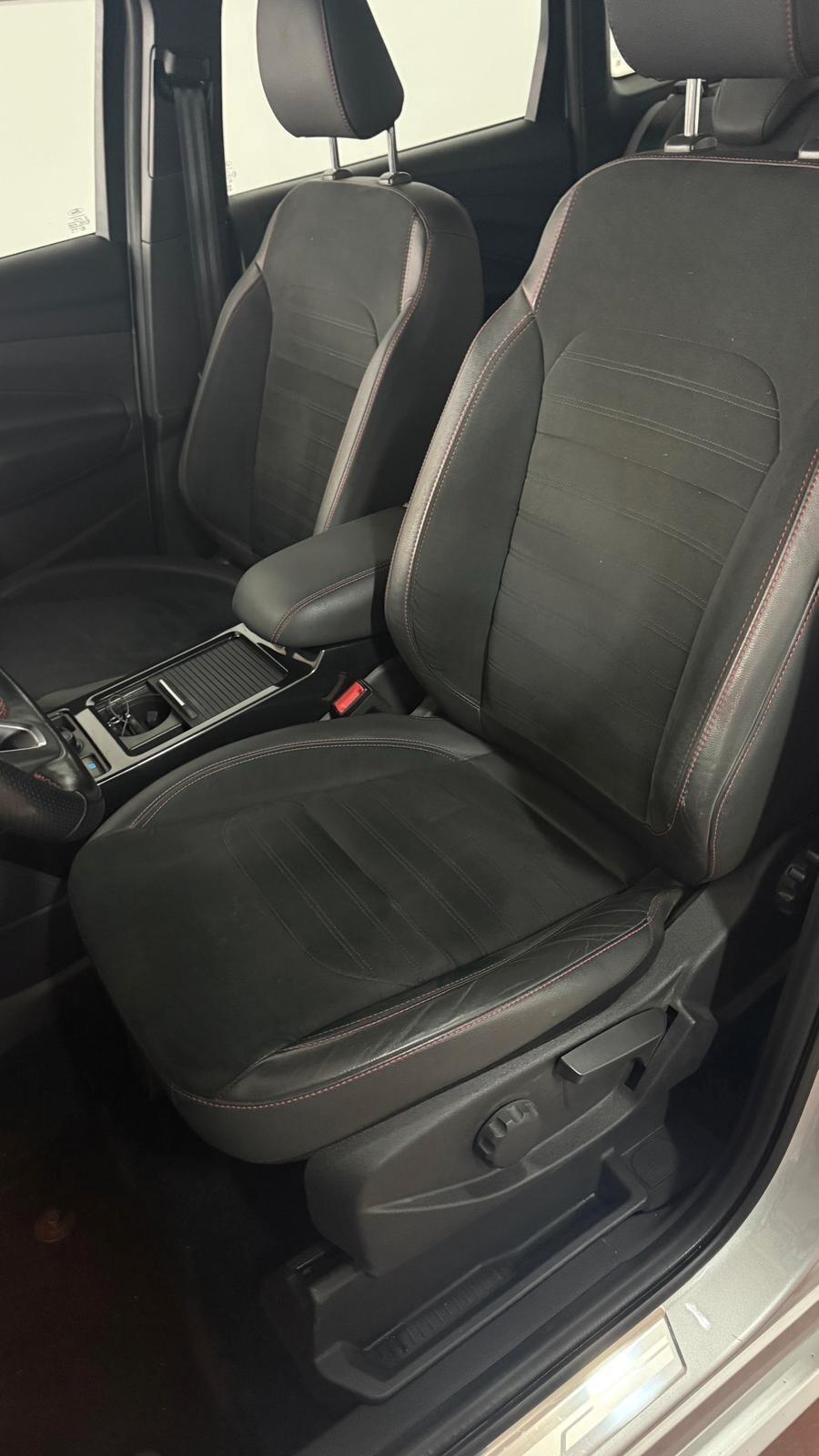 Ford Kuga 1.5 TDCI 120 CV S&S 2WD ST-Line