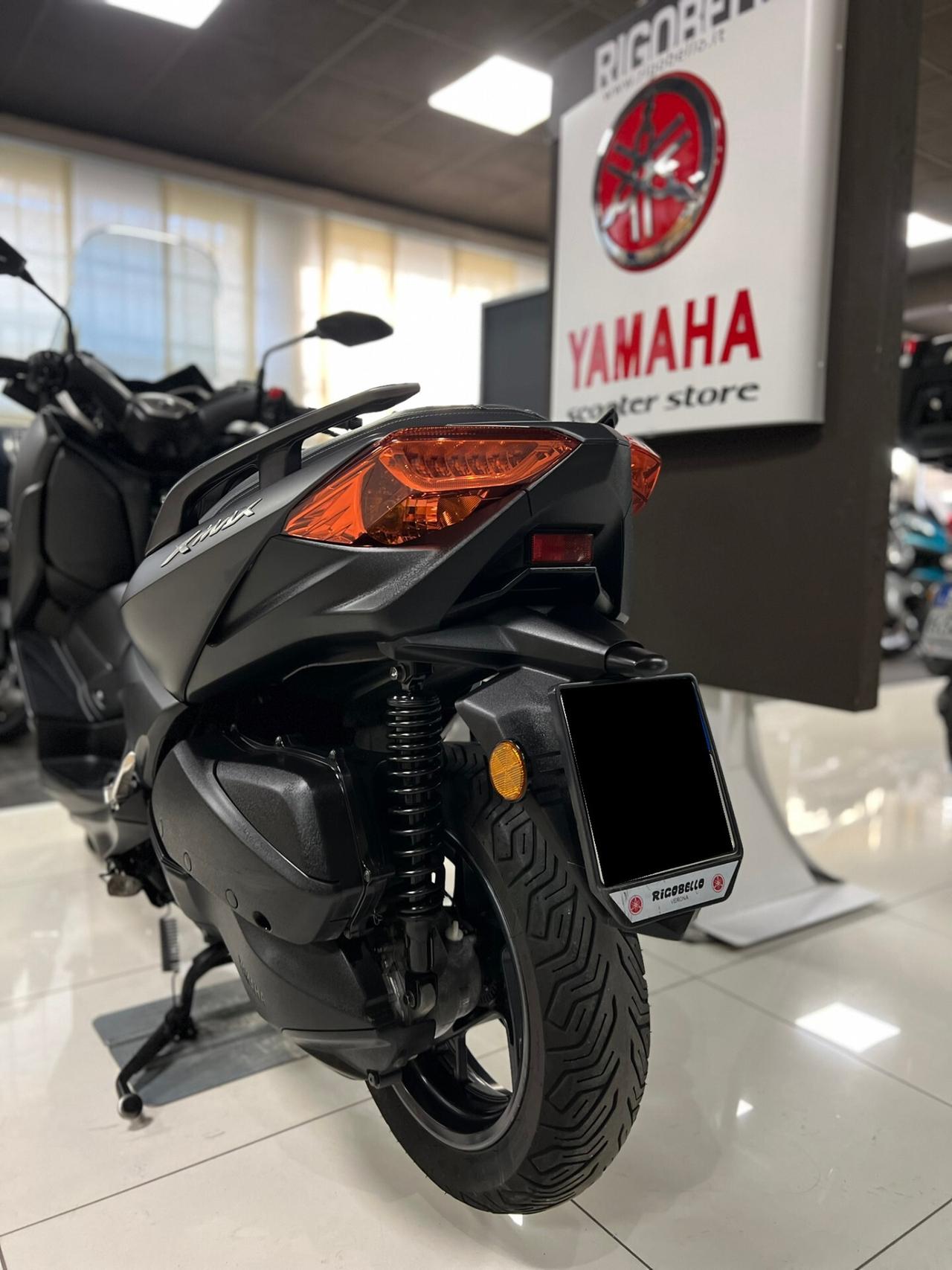 Yamaha X-Max 300