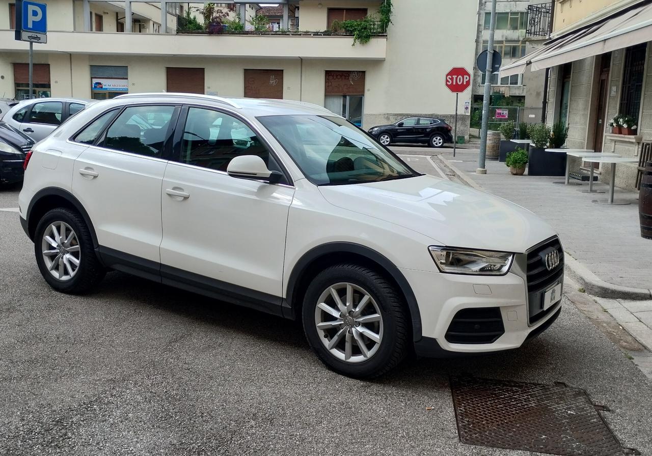 Audi Q3 2.0 TDI 120 CV S line Edition