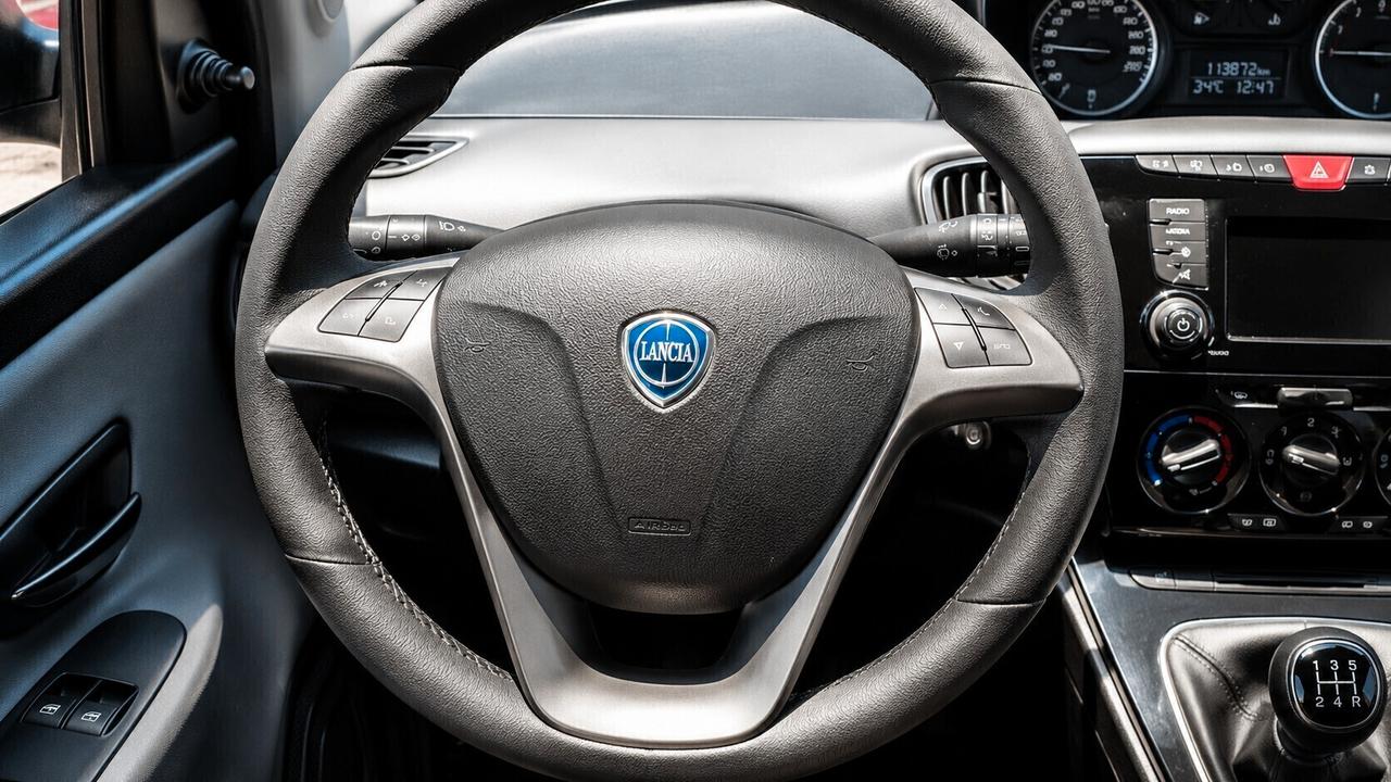 LANCIA Y 1.2 Benzina leggere la descrizione