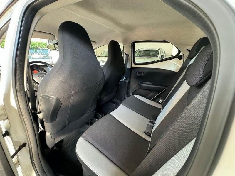 Toyota Aygo Aygo 5p 1.0 x-black tss