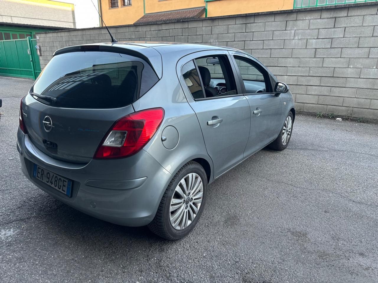 OPEL CORSA BENZINA GPL NEOPATENTATI 87 mila km