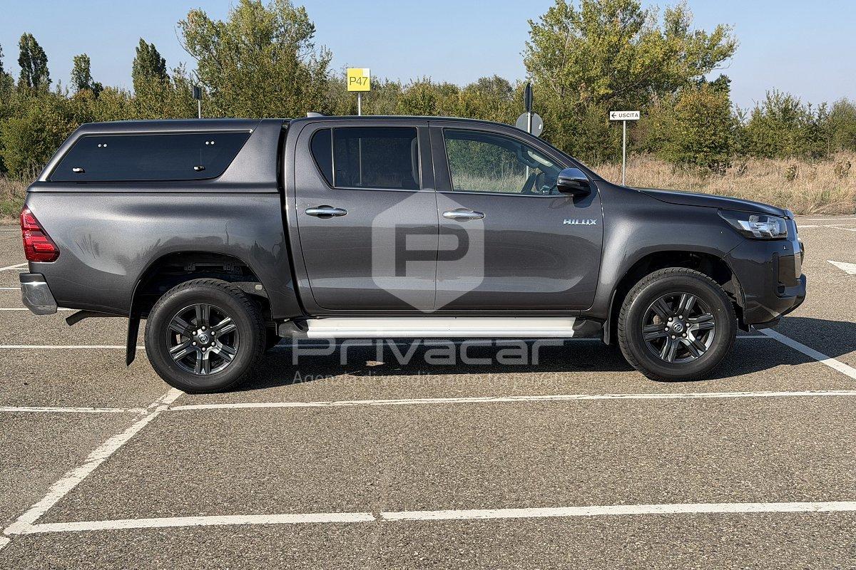 TOYOTA Hilux 2.8 D 4WD 4 porte Double Cab Lounge