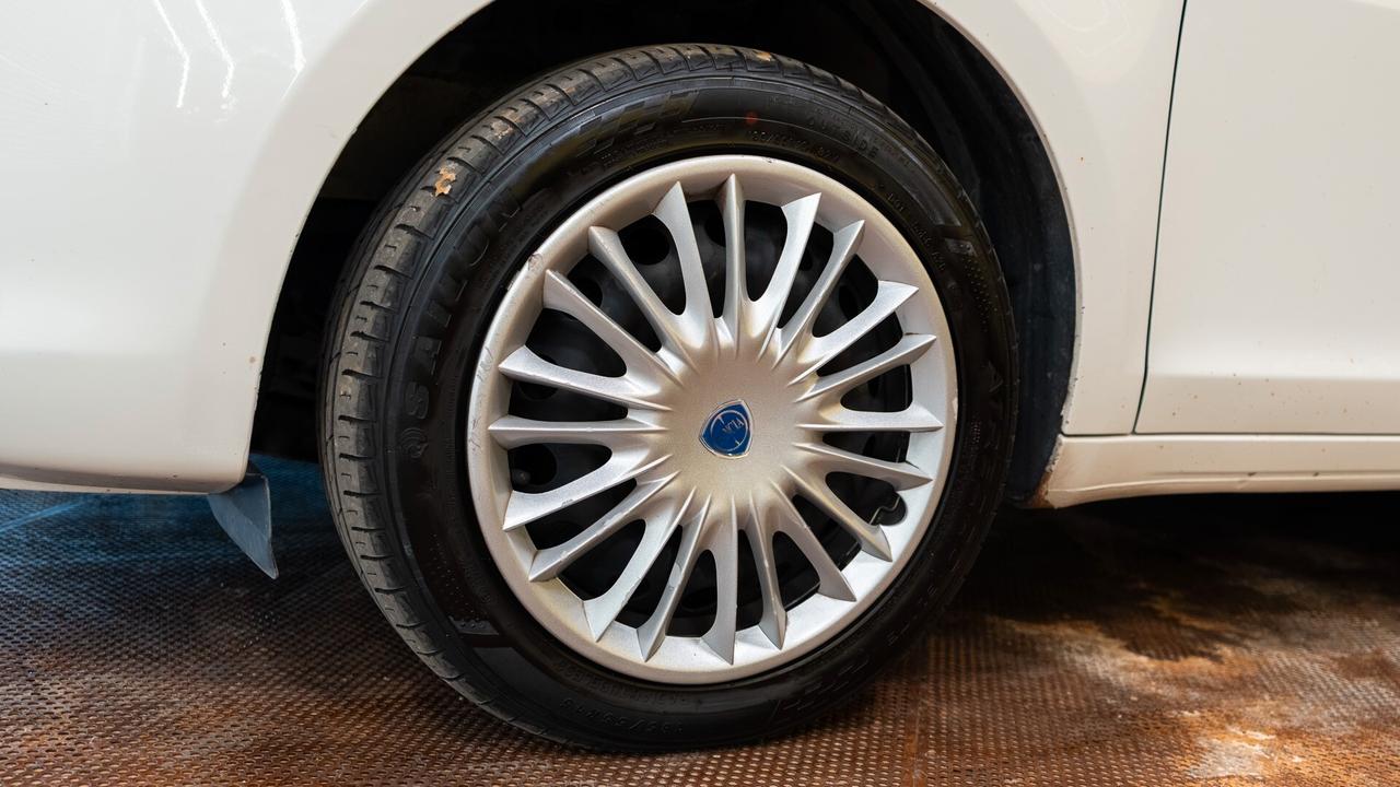 Lancia Ypsilon 1.2 69 CV 5 porte S&S Silver PERMUTA