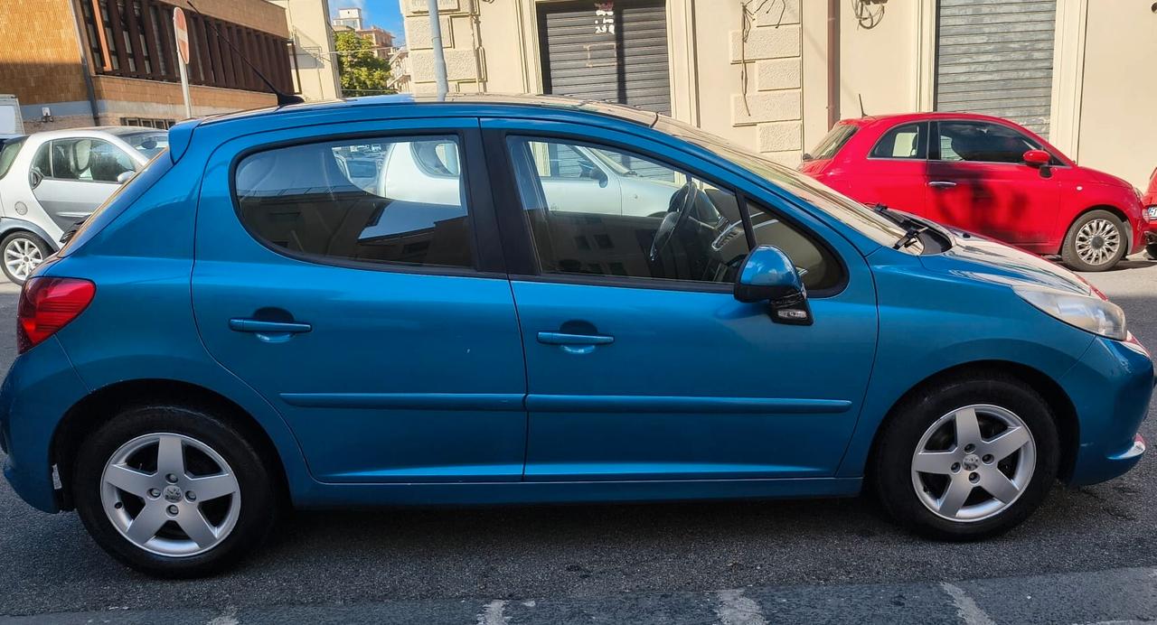 Peugeot 207 1.4 8V 75CV 5p. X Line