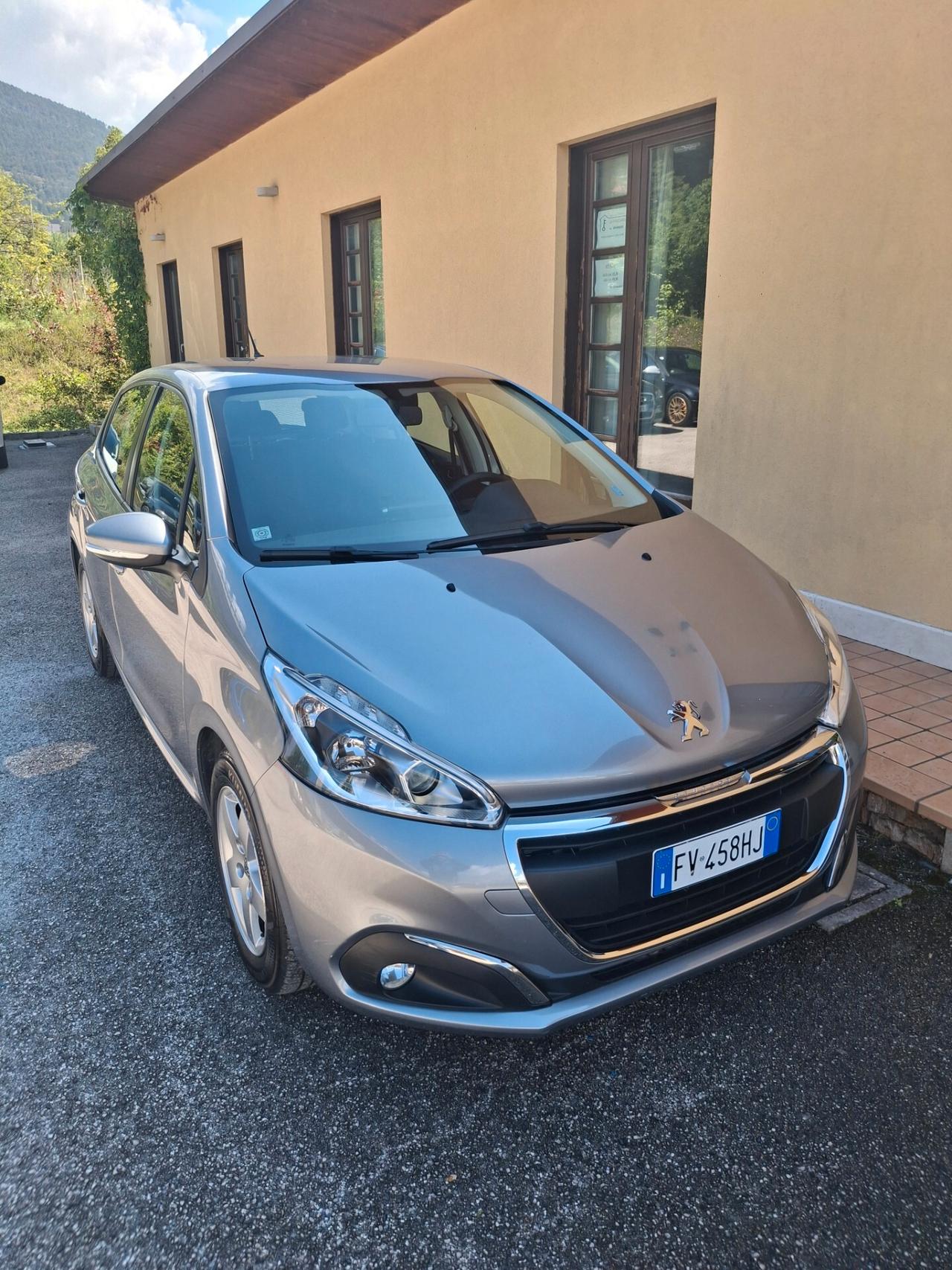 Peugeot 208 PureTech 82 5 porte Allure