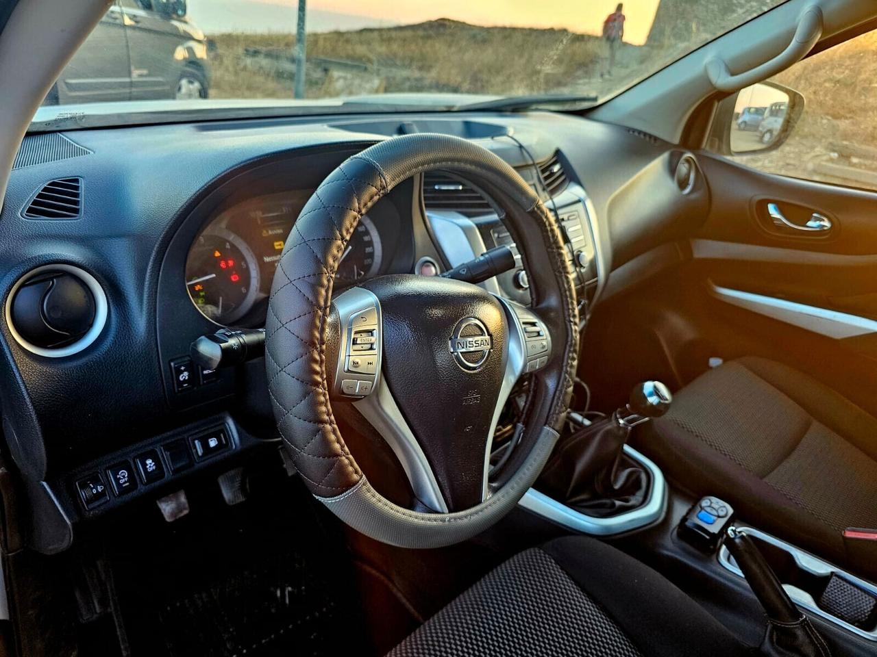 Nissan Navara 2.5 dCi 190CV 4 porte Double Cab Sport