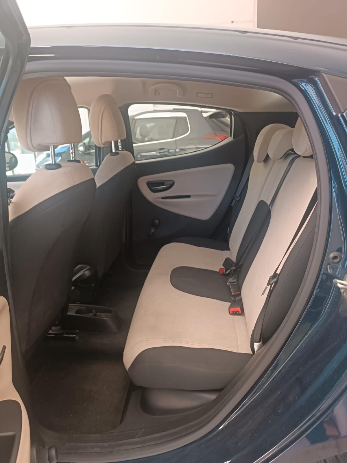 Lancia Ypsilon 1.2 69 CV 5 porte 30th Anniversary
