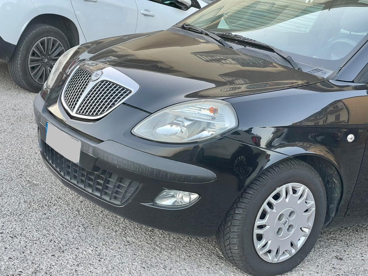 Lancia Ypsilon 1.2 69cv benzina - NEOPATENTATI