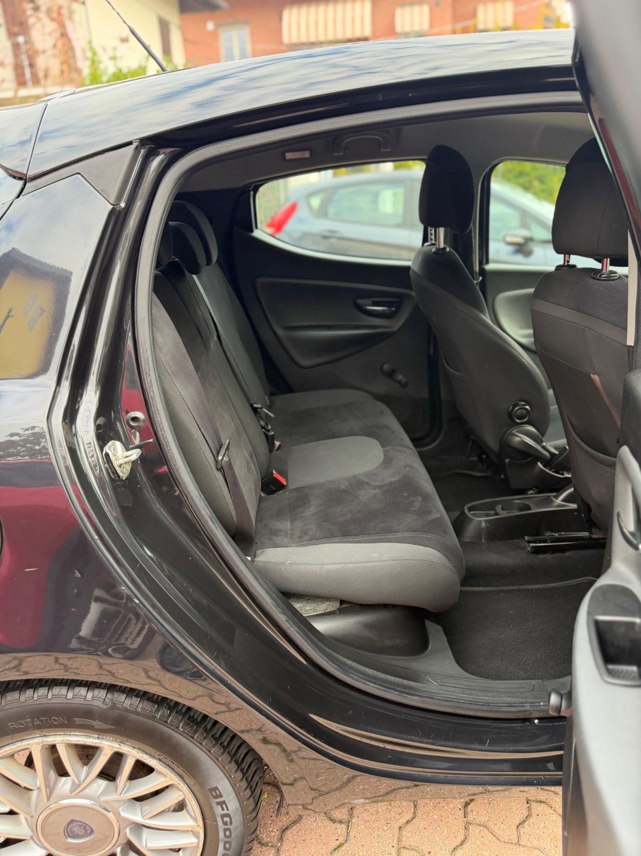 Lancia Ypsilon 1.2 69 CV 5 porte S&S Platinum