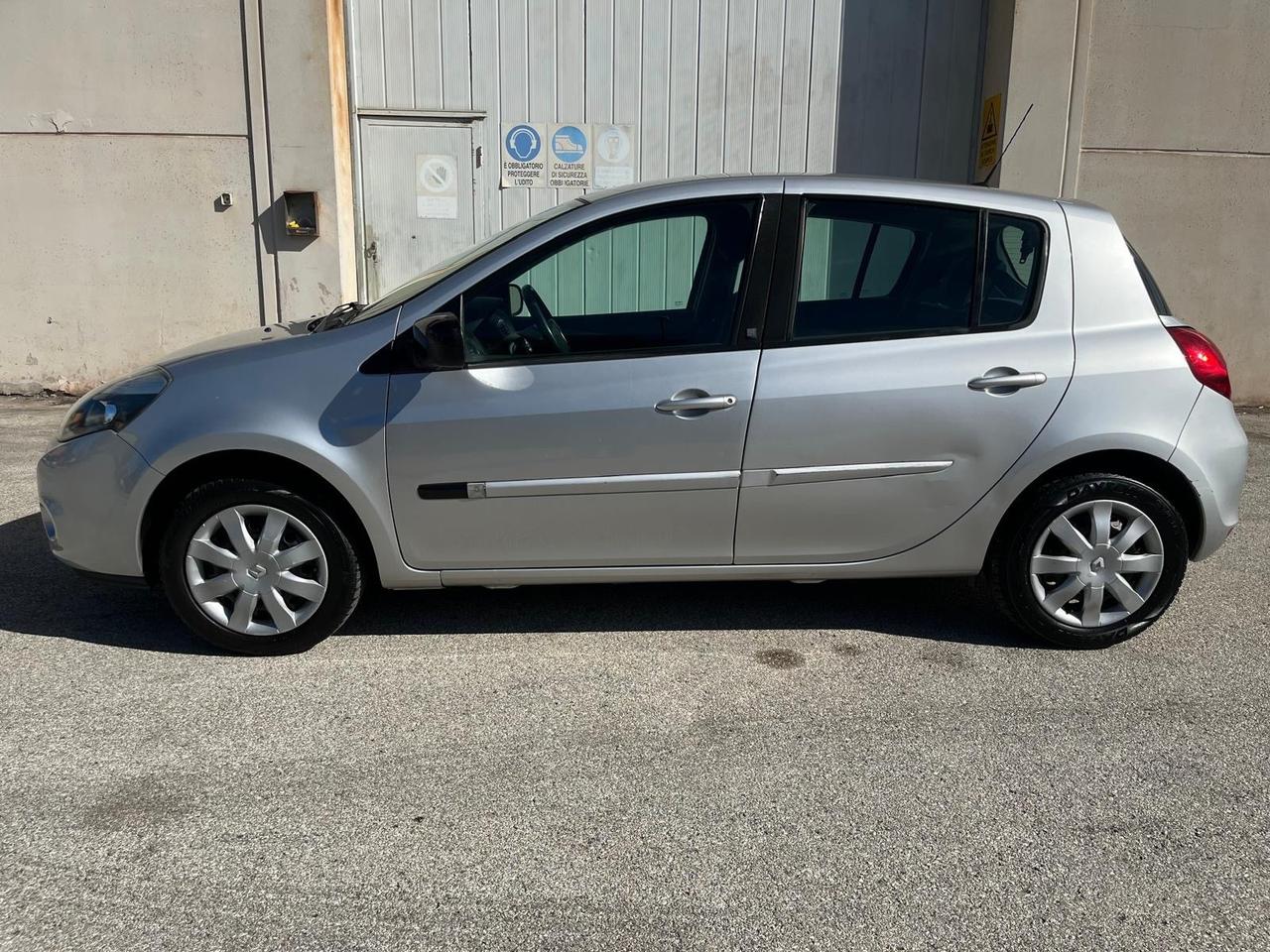 Renault Clio 1.2 benzina 16V Km 132.000