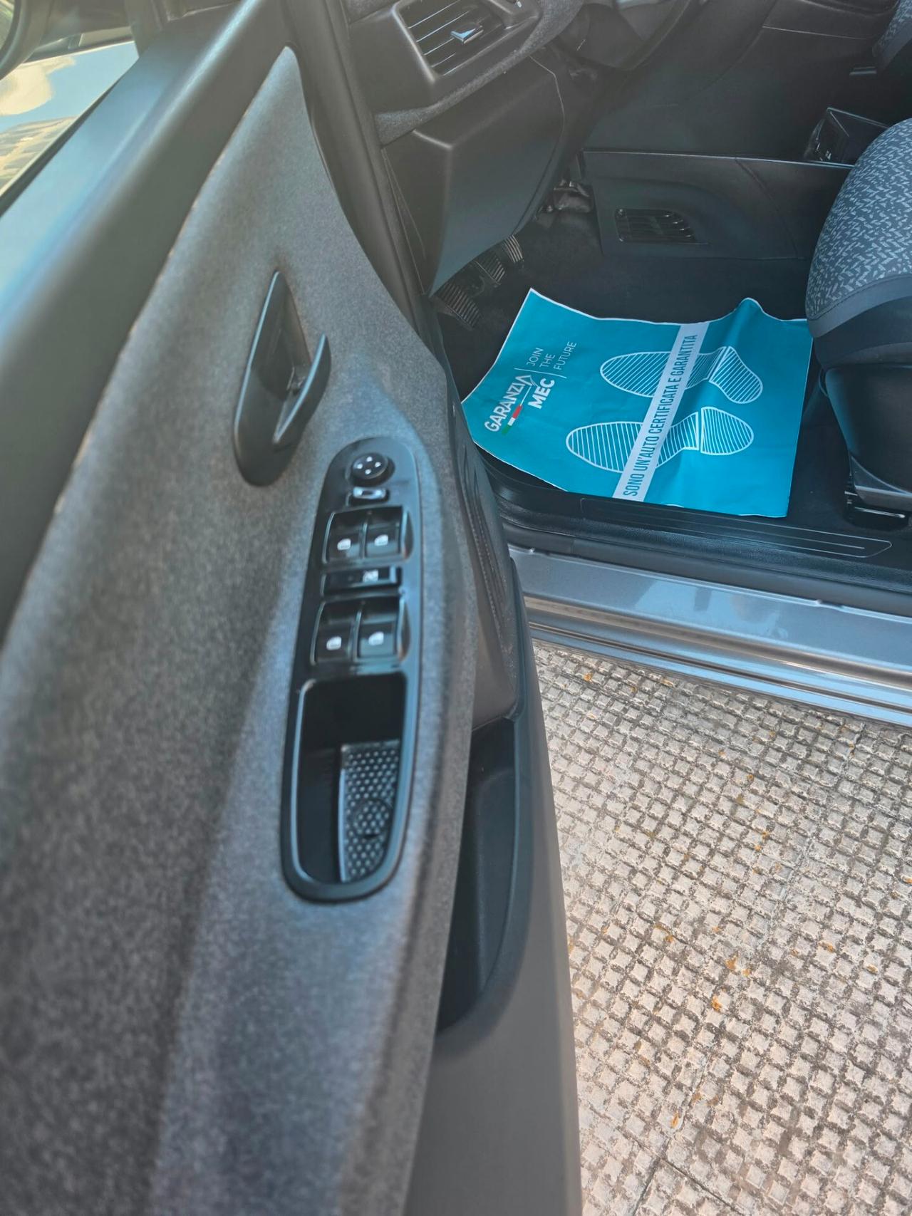 Ypsilon 1.0 FireFly 5 porte S&S Hybrid Silver