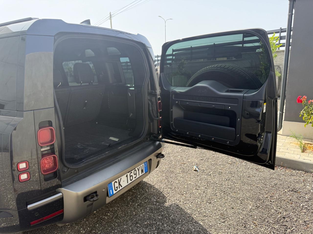 Land Rover Defender 110 3.0D I6 200 CV X-Dynamic S - IVA ESPOSTA -FULL