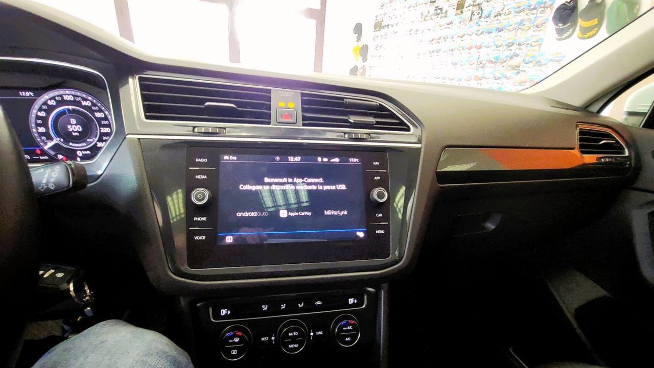 VOLKSWAGEN Tiguan 1.6 TDI SCR Sport BlueMotion Technology