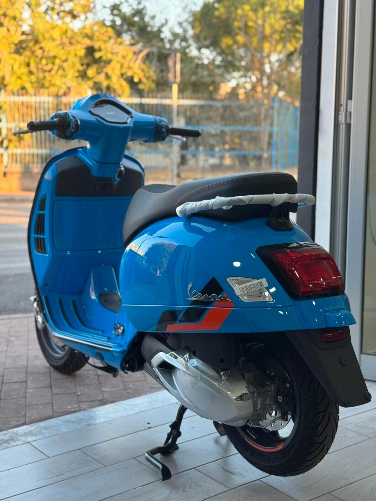 Piaggio Vespa 300 GTS hpe Supersport