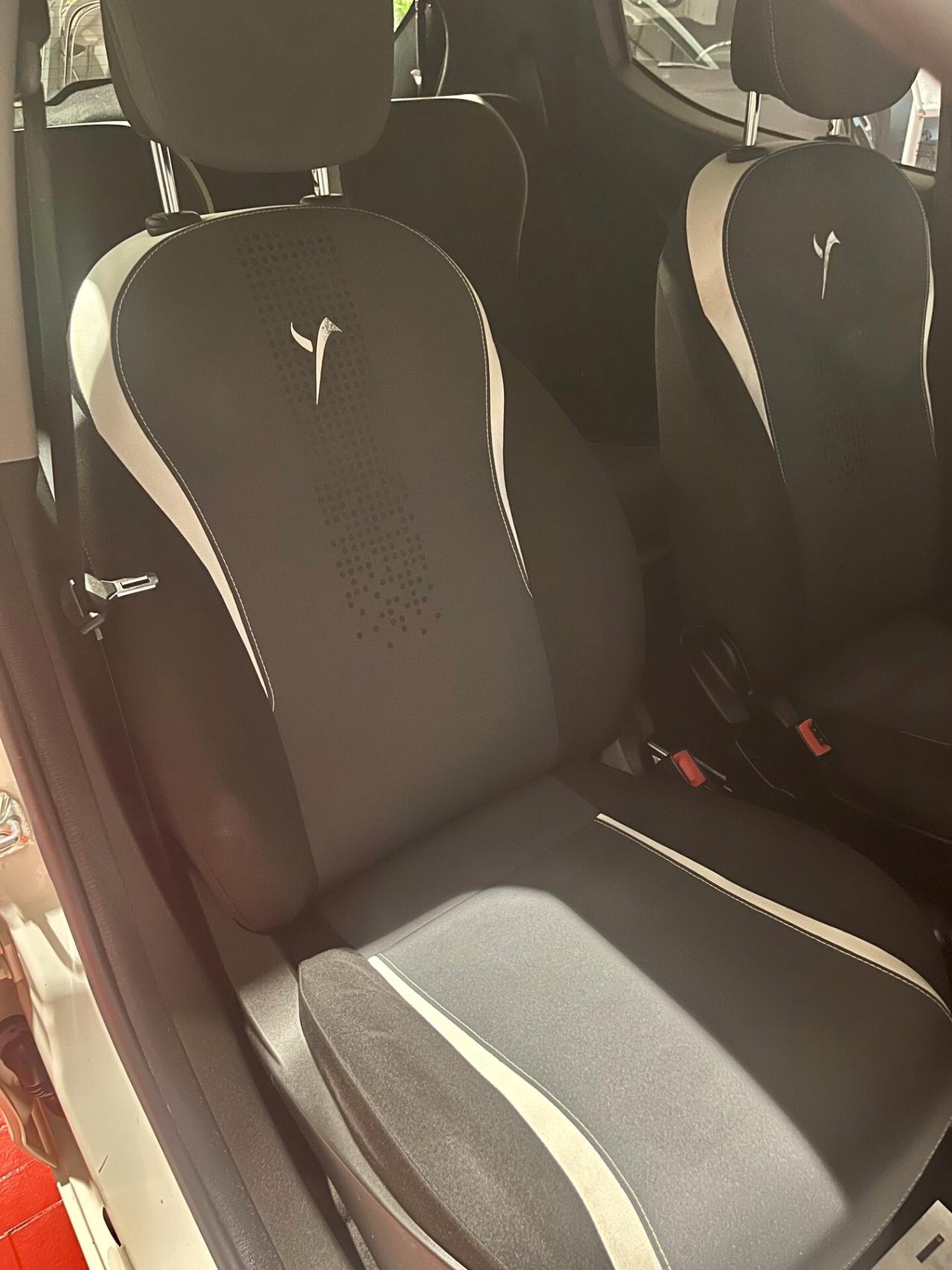 Lancia Ypsilon 0.9 TwinAir 85 CV Metano Elefantino