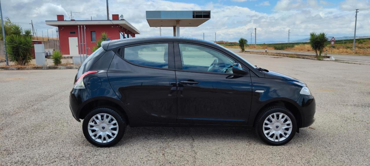 Lancia Ypsilon 0.9 TwinAir 85 CV 5 porte Metano Ecochic Gold