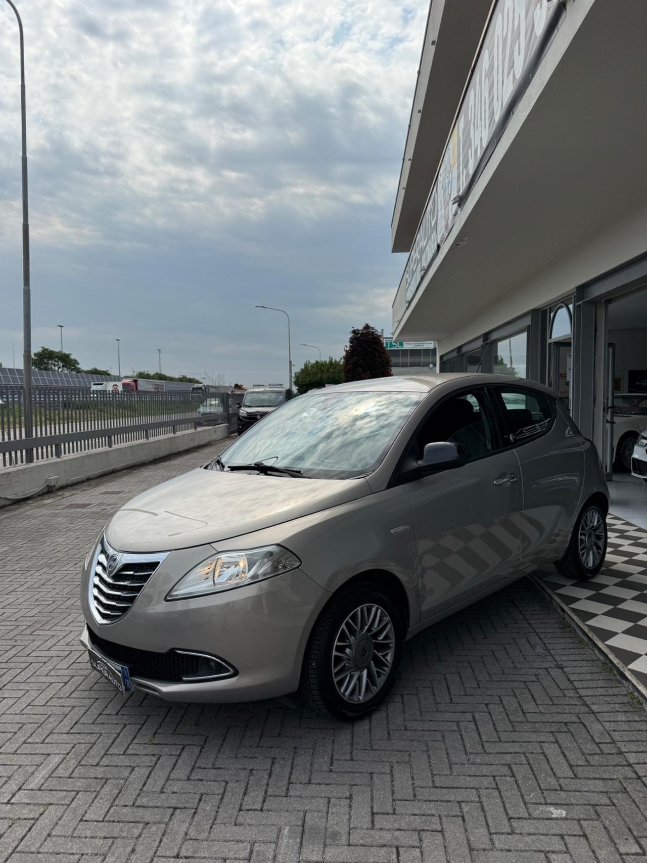 Lancia Ypsilon 1.2 69 CV 5 porte GPL Ecochic Gold