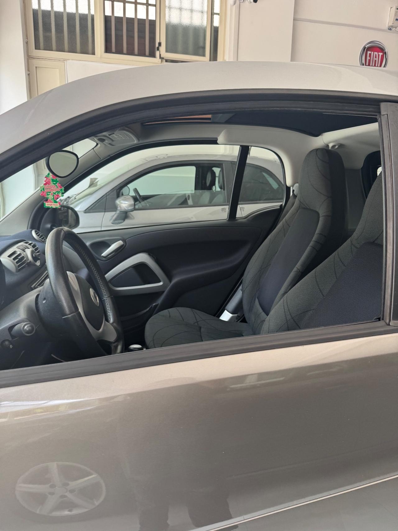 Smart ForTwo 1000 52 kW MHD COUPE WHITE TAILOR MADE