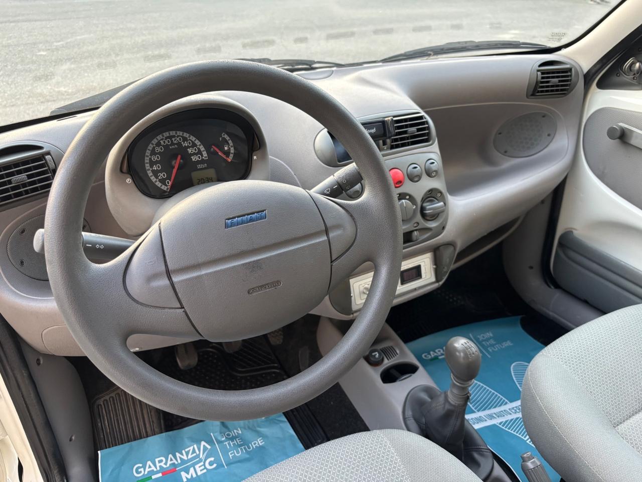 FIAT 600 1.1 CLIMA SERVOSTERZO AUTORADIO BT NEOPATENTATI ok