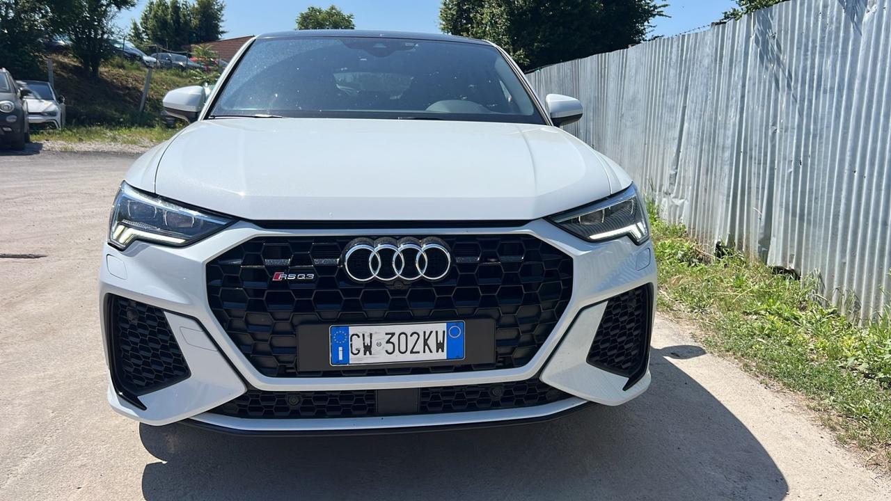 Audi RS Q3 quattro S tronic