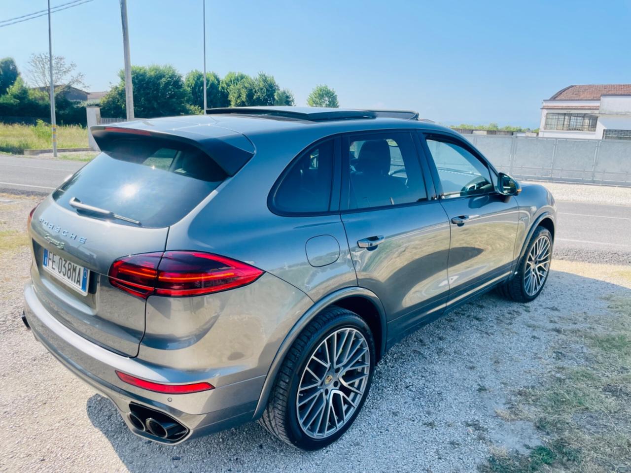 Porsche Cayenne 3.0 S E-Hybrid Platinum Edition