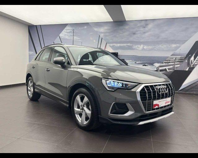 AUDI Q3 35 TDI S tronic Business Advanced