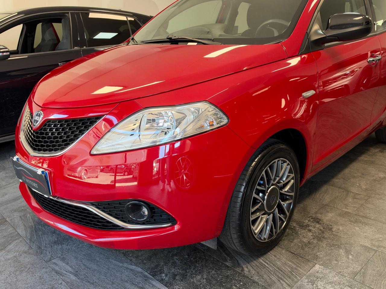 Lancia Ypsilon 1.3 MJT 95 CV Lounge