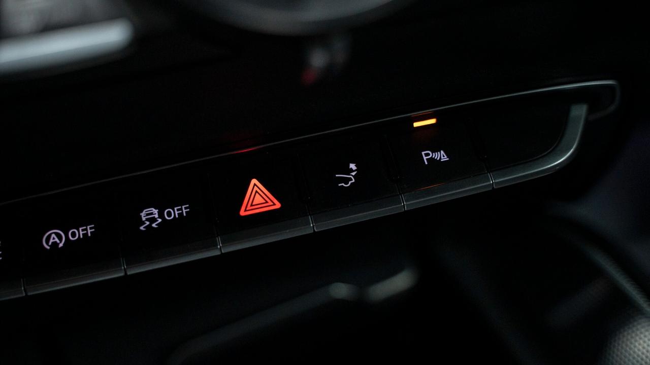 Audi TT COUPE' 1.8 TFSI S LINE 19" XENO PELLE VIRTUAL CKT