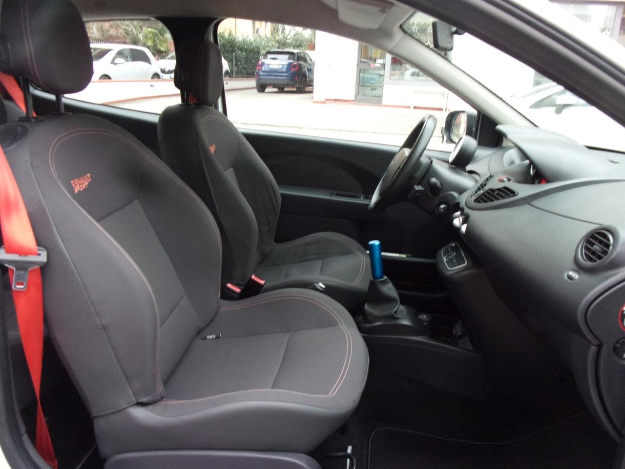 Renault Twingo 1.6 16V RS Light