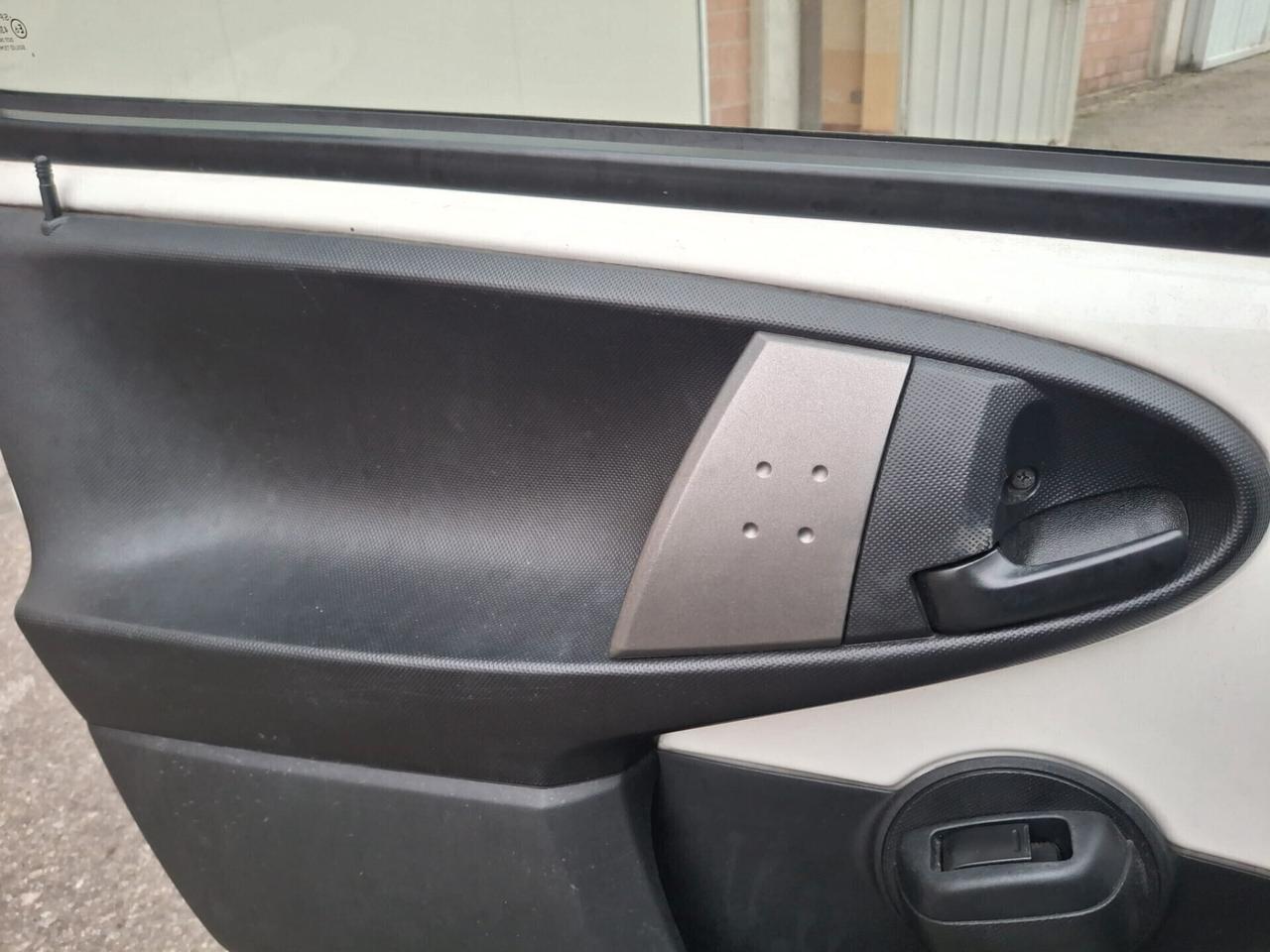 Toyota Aygo 1.0 12V VVT-i 5 porte Cool Soda Connect