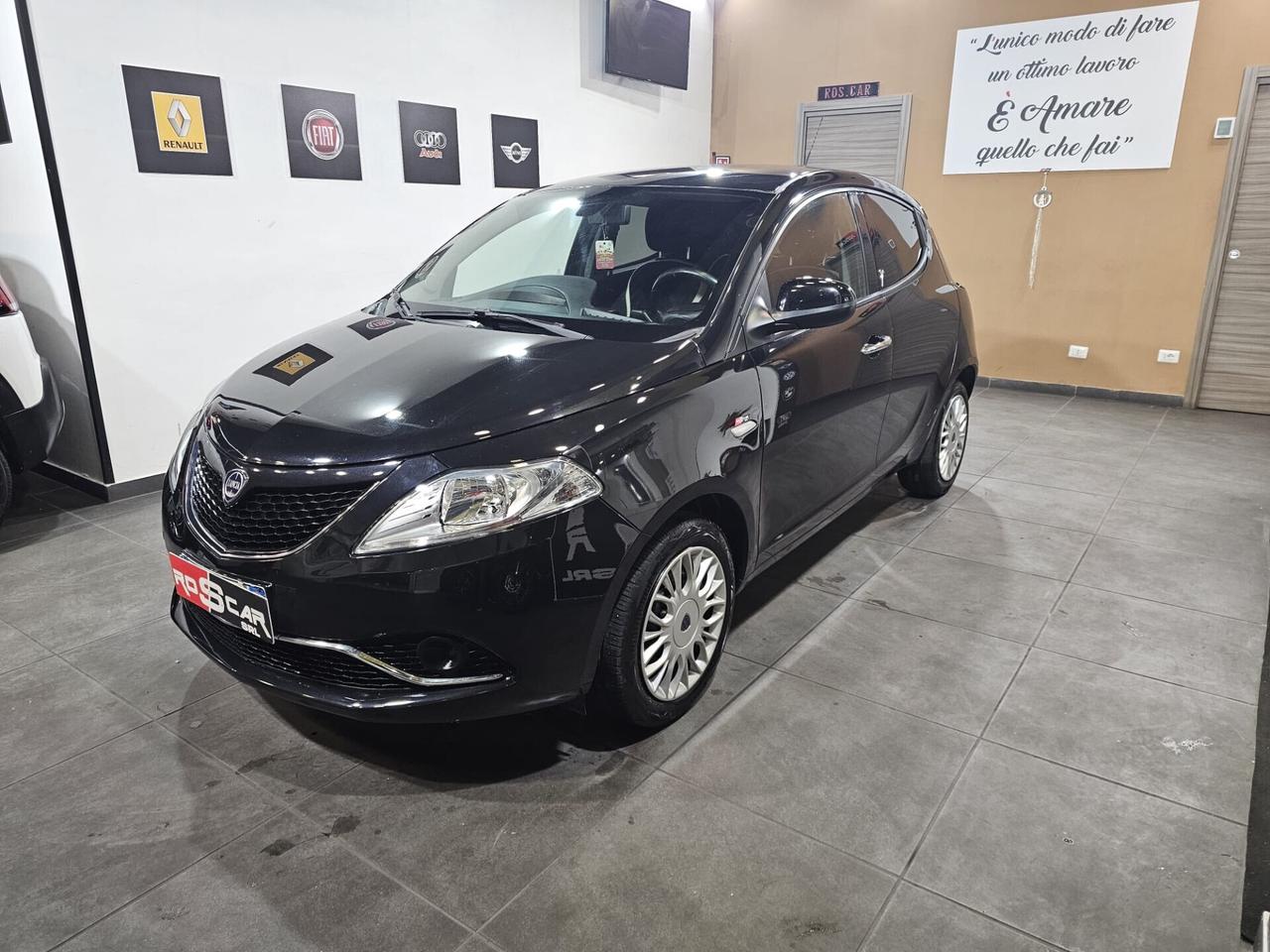Lancia Ypsilon 1.2 69 CV 5 porte benz.