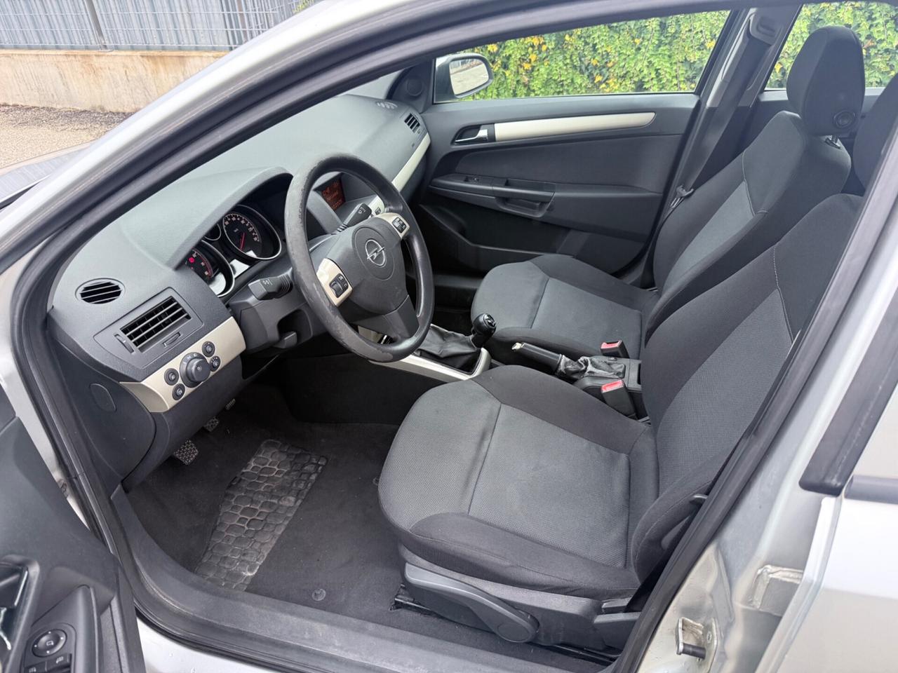 Opel Astra 1.4 16V Twinport 5 porte Enjoy