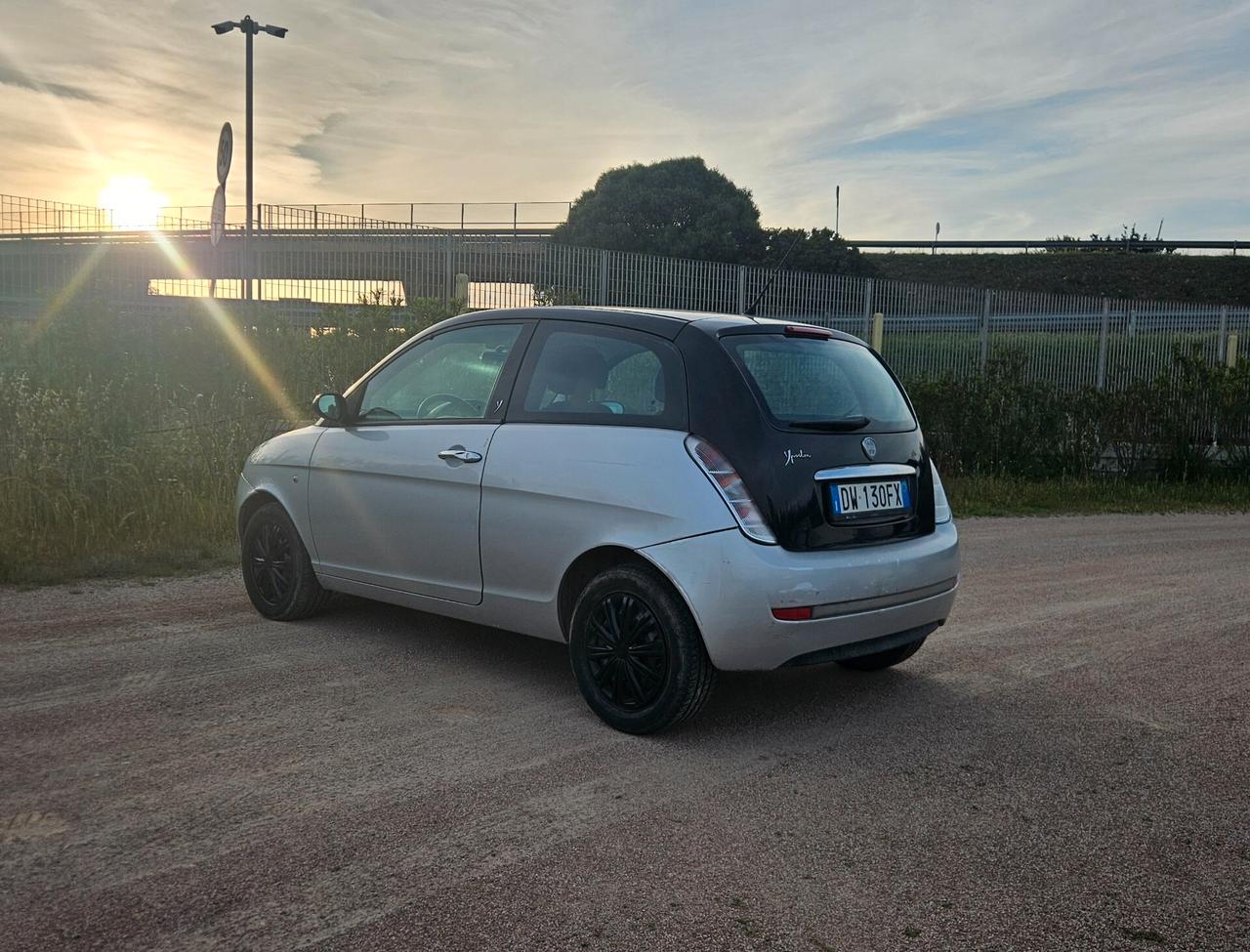 Lancia Ypsilon 1.2 Platino