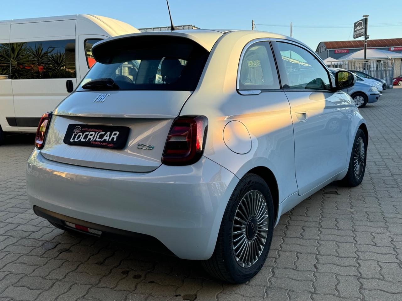 Fiat 500 La Prima Berlina 42 kWh nav